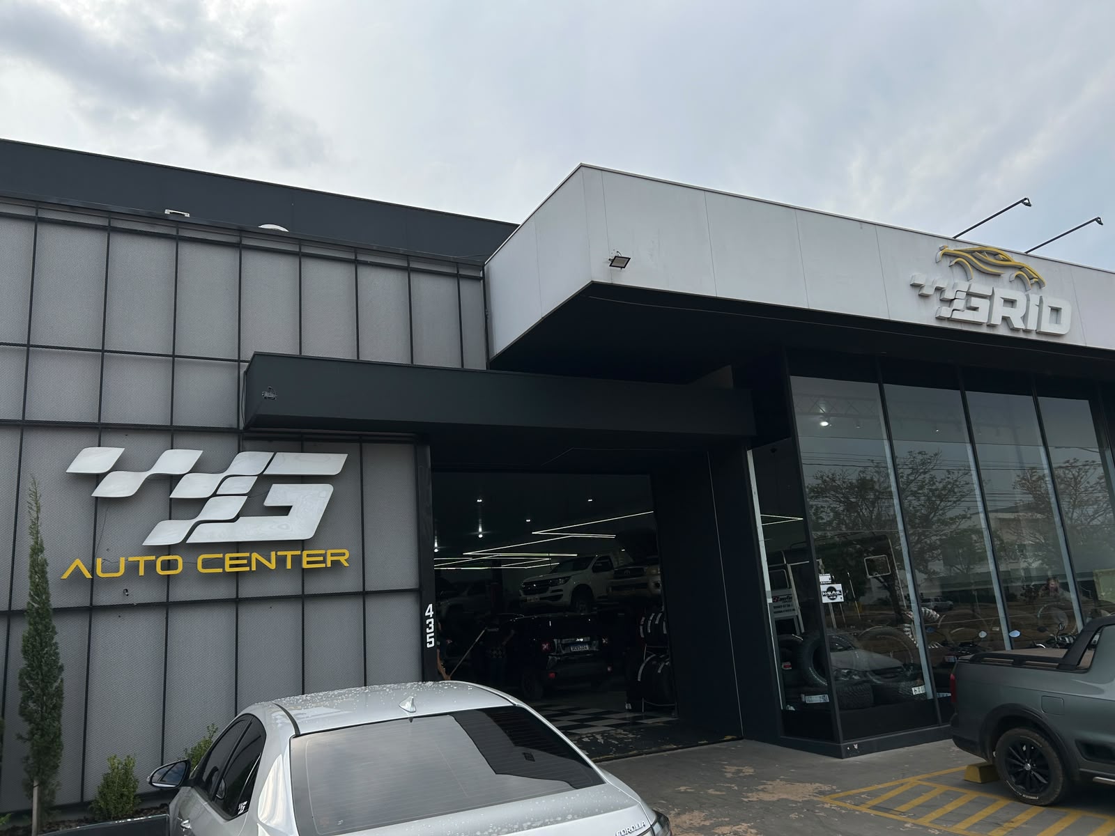 Fachada da GRID Auto Center em Sinop